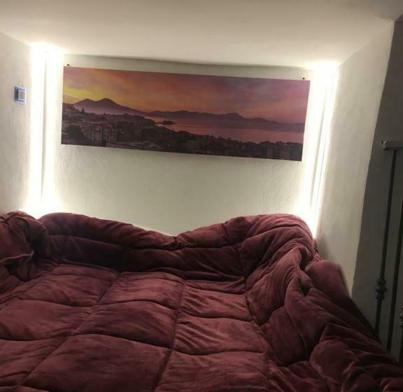 اتاق استاندارد یک نفره, Na Tazzulel E Cafe