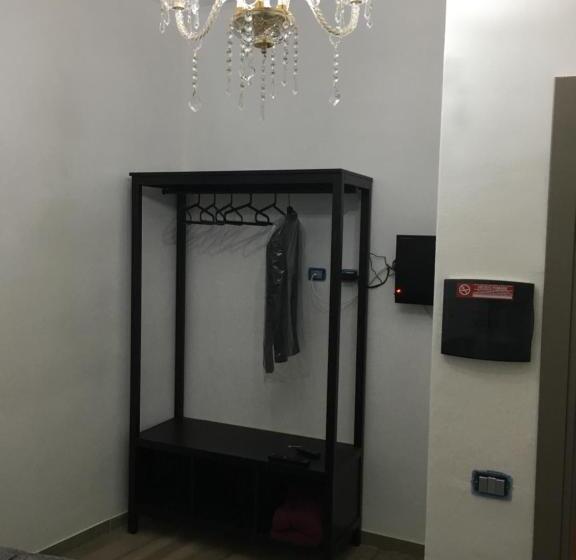 اتاق استاندارد, Na Tazzulel E Cafe