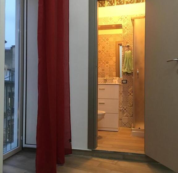 اتاق استاندارد چهار تخته, Na Tazzulel E Cafe