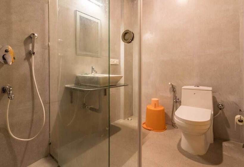 デラックスルーム, Golden Pebble