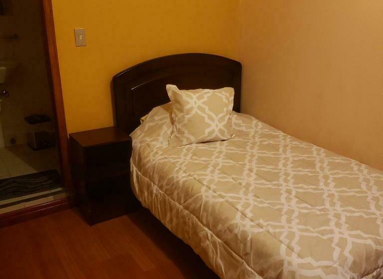 غرفة قياسية فردية, Lloresa