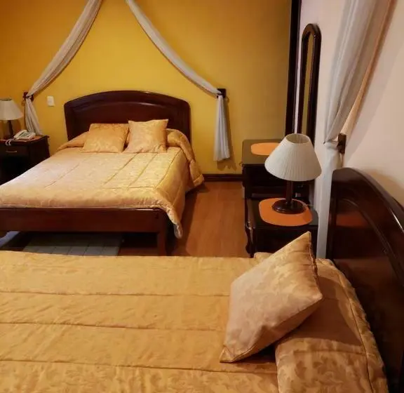 Habitació Triple Estàndard, Lloresa