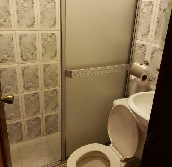 غرفة قياسية ثلاثية, Lloresa