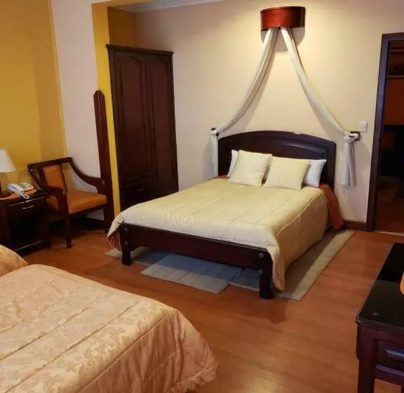 Habitació Quàdruple Estàndard, Lloresa