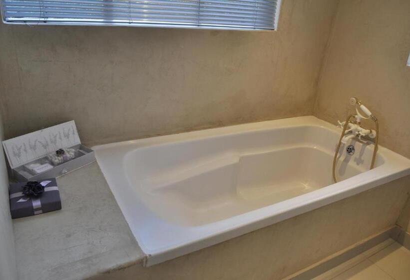 デラックスルーム, House And Heart Guest House