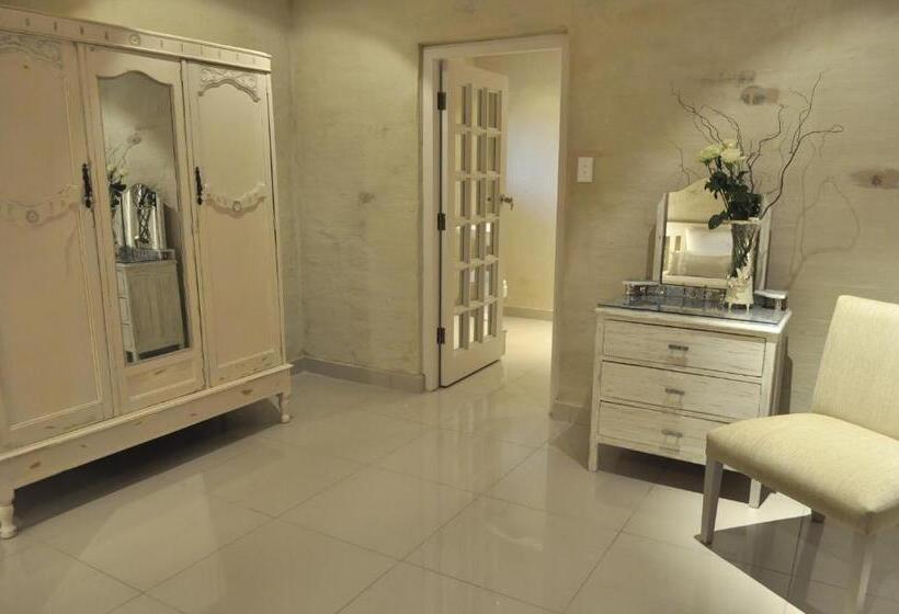 プールビュースタンダードルーム, House And Heart Guest House