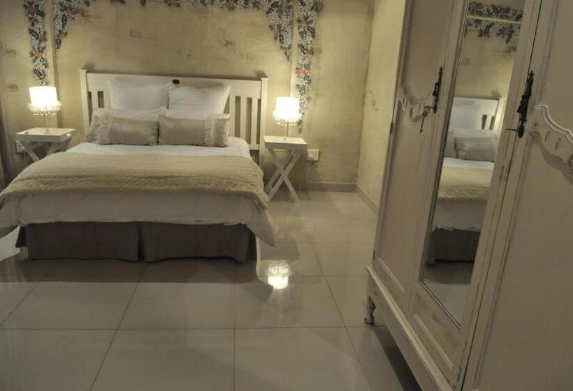 プールビュースタンダードルーム, House And Heart Guest House