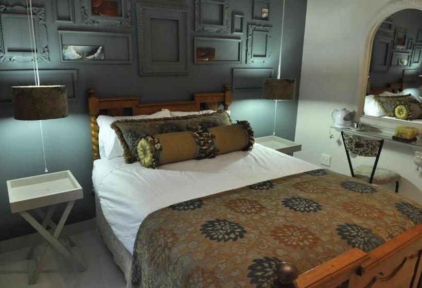 プールビュースタンダードルーム, House And Heart Guest House