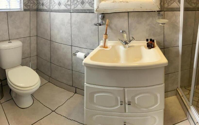 Номер Economy, House And Heart Guest House