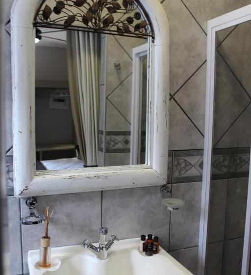 エコノミールーム, House And Heart Guest House