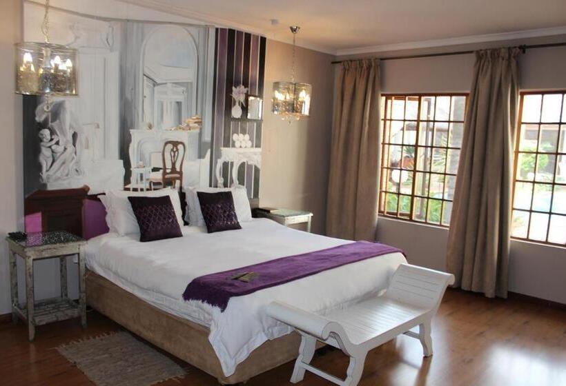 プールの見えるデラックスルーム, House And Heart Guest House