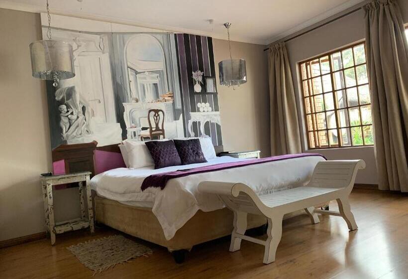Номер Deluxe Вид на Бассейн, House And Heart Guest House