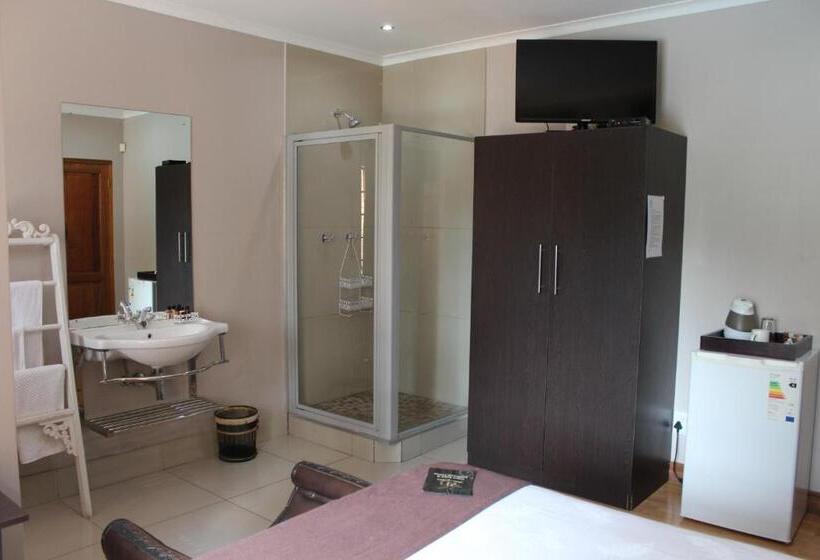 Номер Economy, House And Heart Guest House