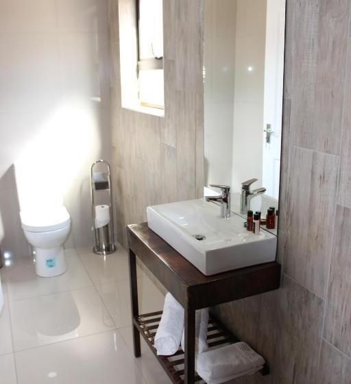 キングサイズベッドのスタンダードルーム, House And Heart Guest House