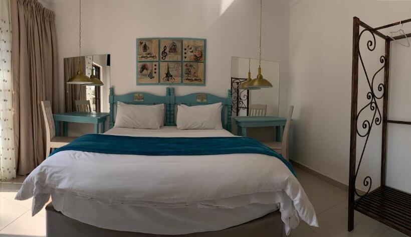 キングサイズベッドのスタンダードルーム, House And Heart Guest House