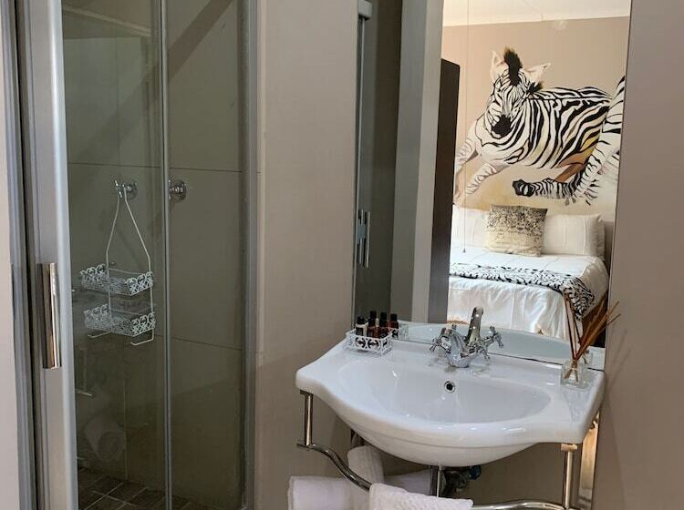 Номер Economy, House And Heart Guest House