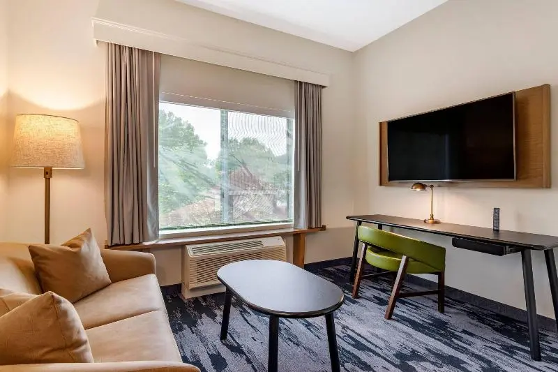 キングサイズベッドのスイートルーム, Fairfield Inn & Suites By Marriott Helen