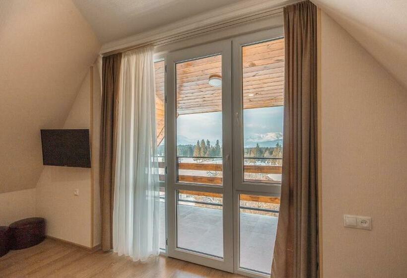 اتاق استاندارد با چشمانداز کوهستان, Royal Bakuriani