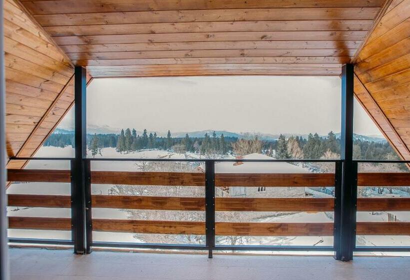 اتاق استاندارد با چشمانداز کوهستان, Royal Bakuriani