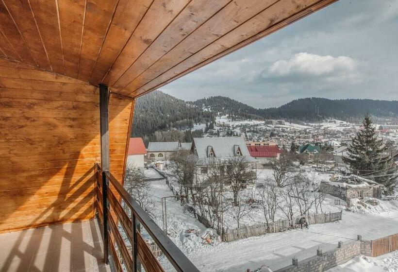 اتاق استاندارد با چشمانداز کوهستان, Royal Bakuriani