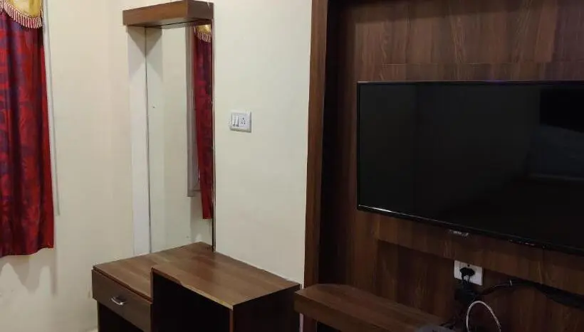 Chambre Standard Individuelle, Kumaran Millenium Residency