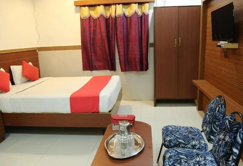 Chambre Deluxe, Kumaran Millenium Residency