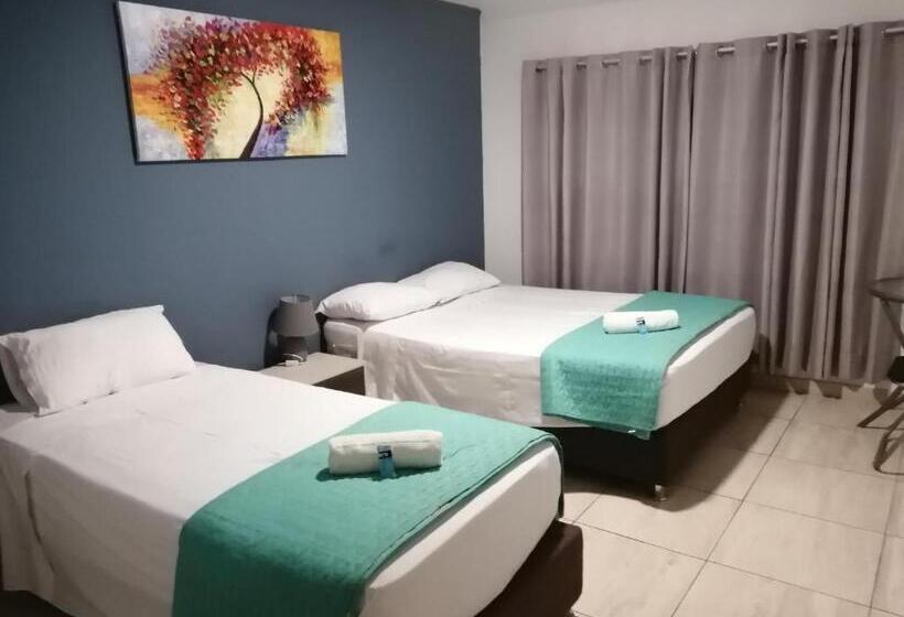 اتاق استاندارد سه نفره, Kayva