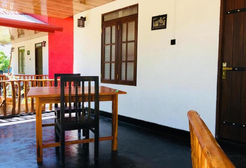 Talo 1 Makuuhuone, La Casa Safari Resort