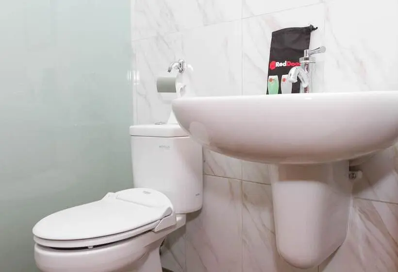 デラックスルーム, Reddoorz Near Gasibu Bandung