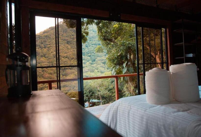 带城市景观的套间, Waira Eco Lodge