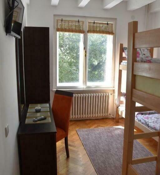 اتاق استاندارد چهار تخته, Exit Labirint Centar