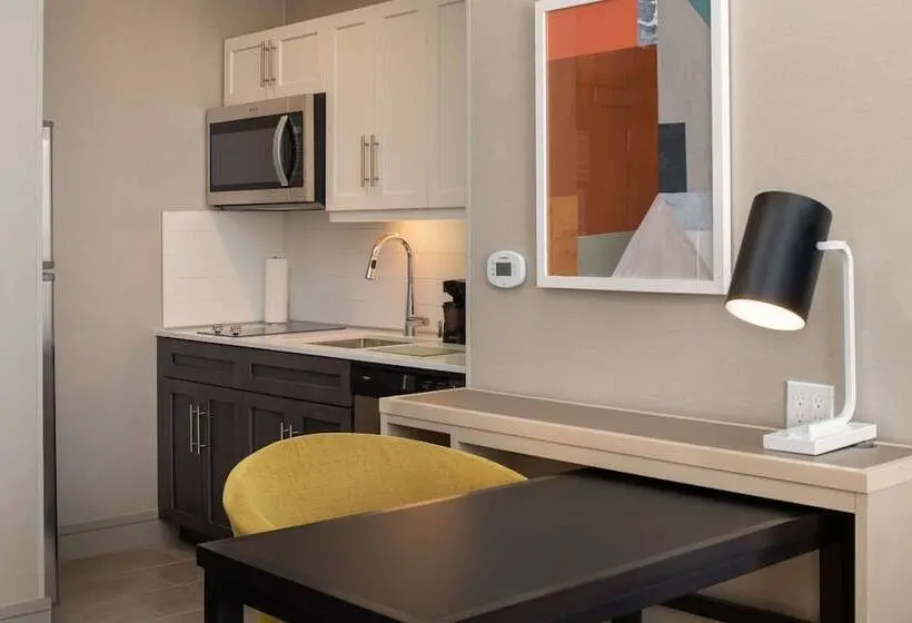 スイート, Homewood Suites By Hilton Belmont