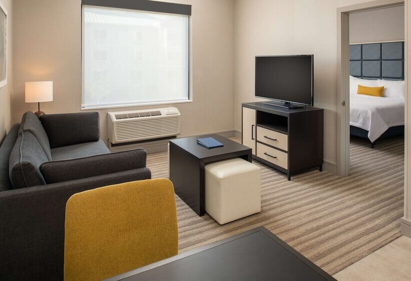 スイート, Homewood Suites By Hilton Belmont