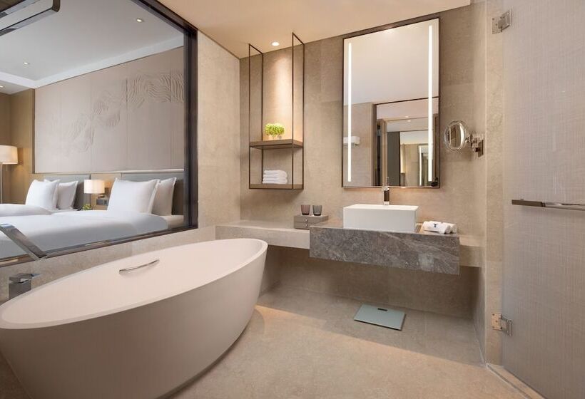 带海景的行政房, Wyndham Grand Plaza Royale Yuzhou Xiamen   Wuyuan Bay