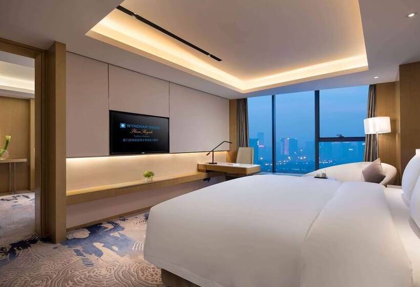 Люкс Повышенной Комфортности, Wyndham Grand Plaza Royale Yuzhou Xiamen Wuyuan Bay