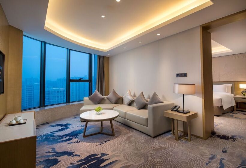 Люкс Повышенной Комфортности, Wyndham Grand Plaza Royale Yuzhou Xiamen Wuyuan Bay