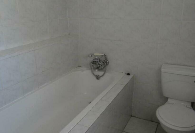 デラックスファミリールーム, Fomo Lodge