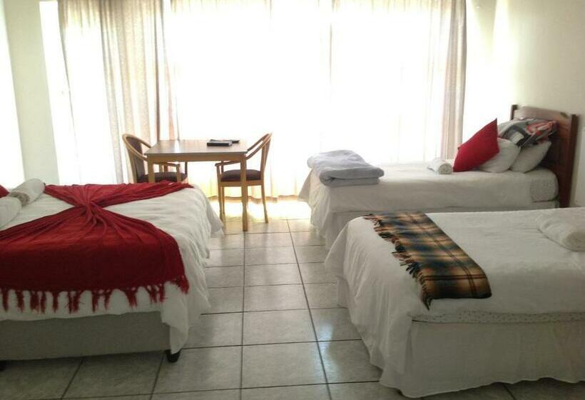 חדר משפחתי דלוקס, Fomo Lodge