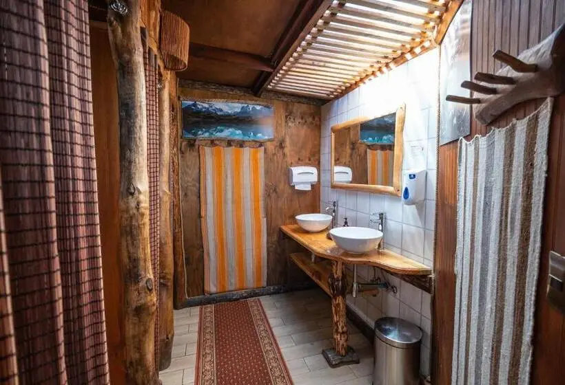 浴室共有ベーシックルーム, Ecocamp Patagonia