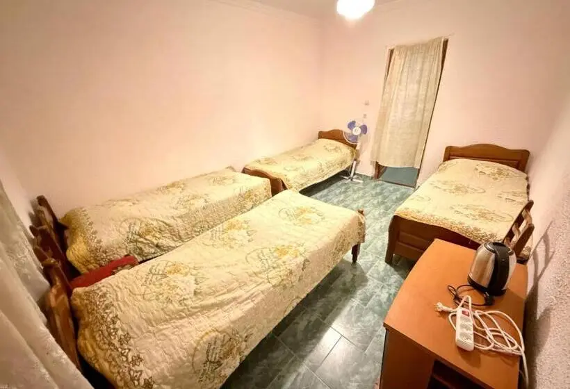 اتاق کلاسیک چهارنفره, Lambada House