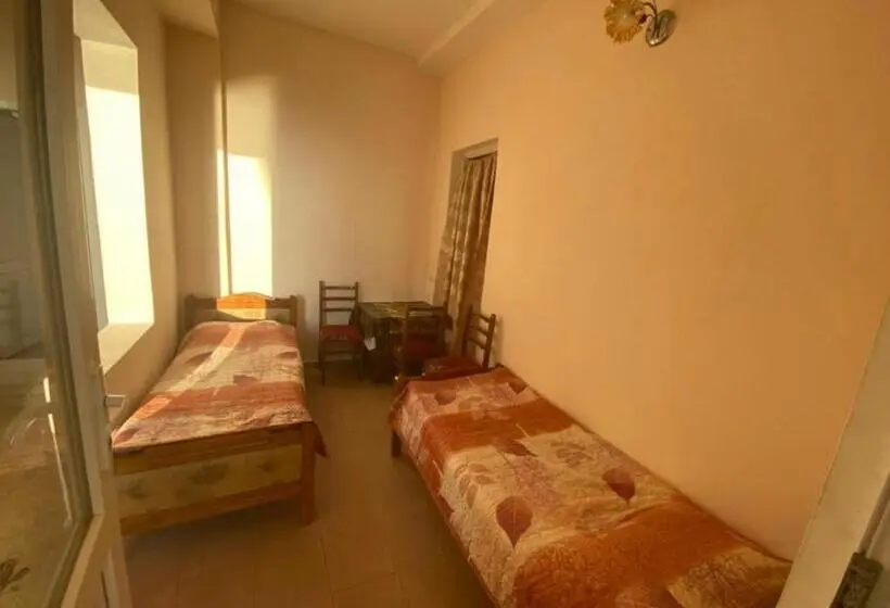 اتاق پریمیوم چهارنفره, Lambada House