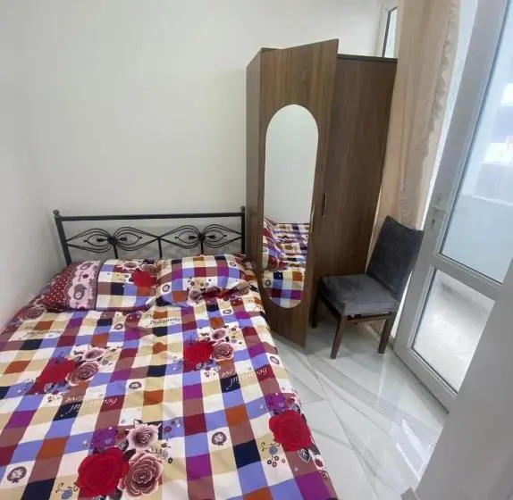 اتاق لوکس چهار تخته, Lambada House