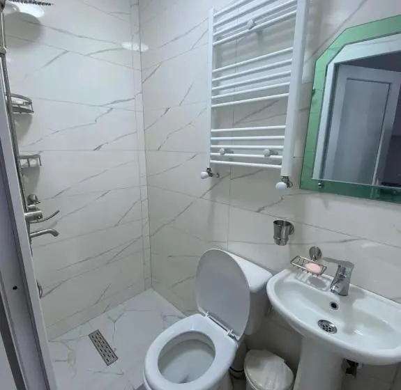 اتاق لوکس, Lambada House