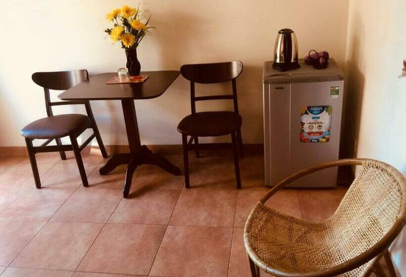 اتاق لوکس با وان آب گرم, Khang Homestay