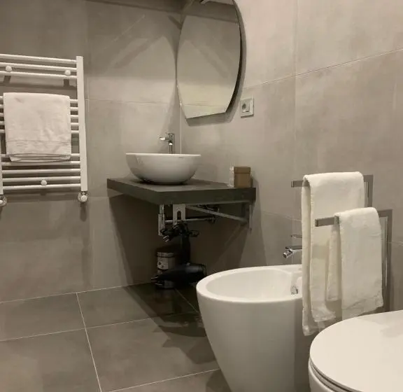 اتاق استاندارد یک نفره, Aparthotel Bossi
