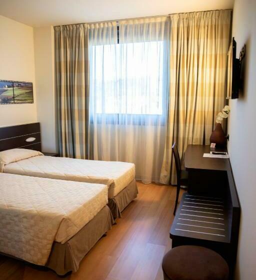 スタンダードルーム, Casta