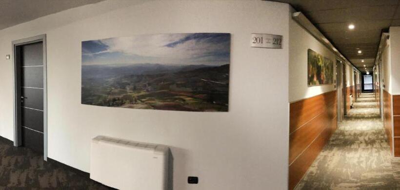 デラックスルーム, Casta