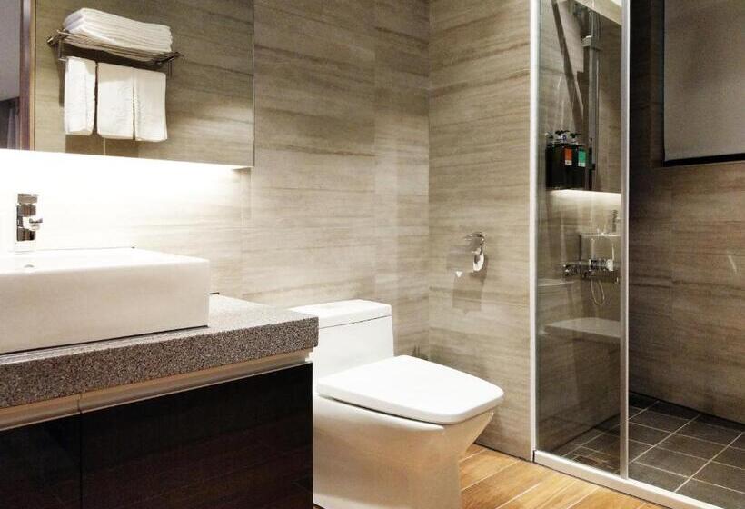 اتاق سوپریور سه تخته, K