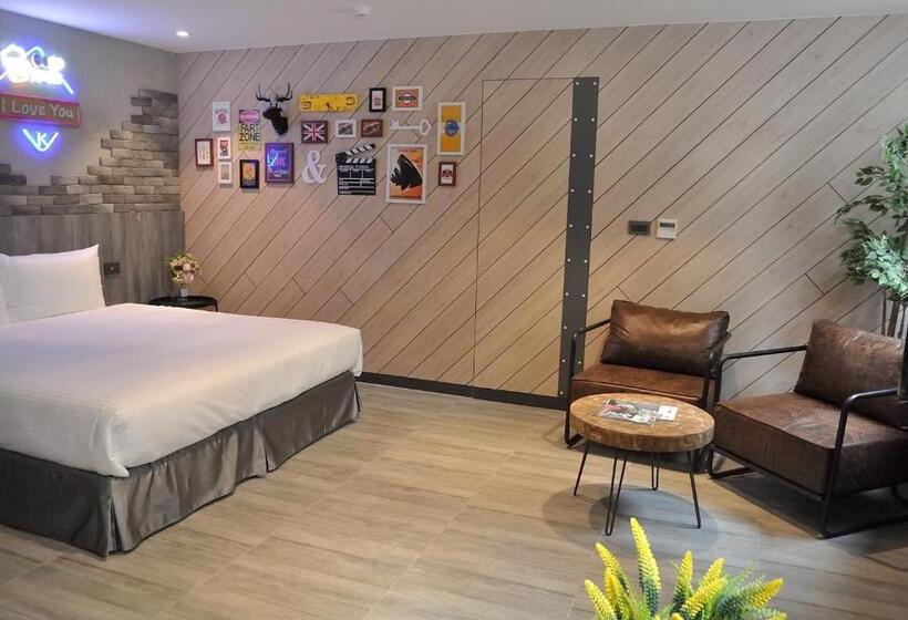 اتاق سوپریور سه تخته, K