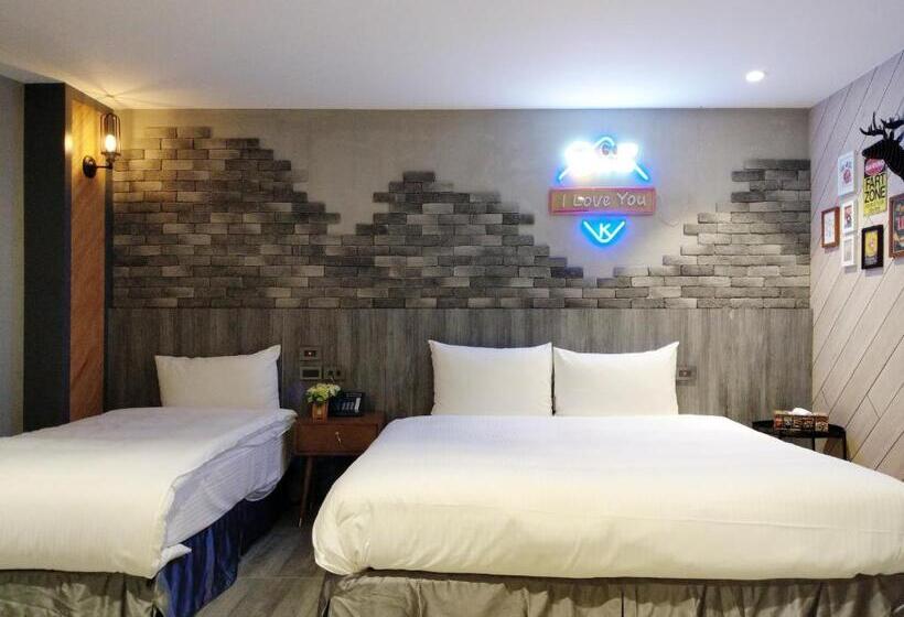 اتاق سوپریور سه تخته, K